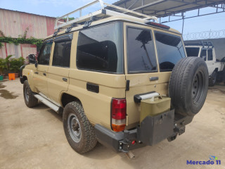 disponivel-land-cruiser-hz-executiva