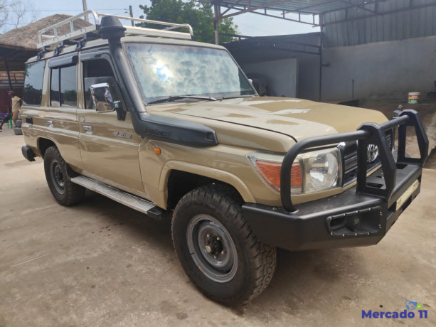 disponivel-land-cruiser-hz-executiva-big-1